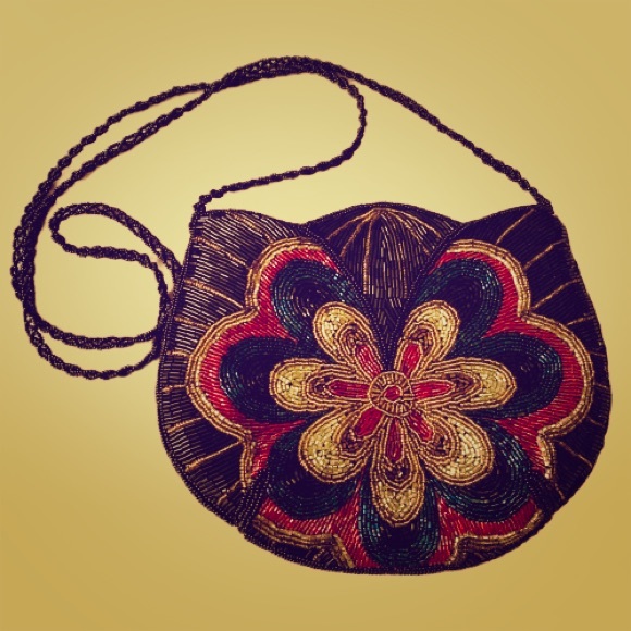 Handbags - Beautiful vintage beaded purse EUC